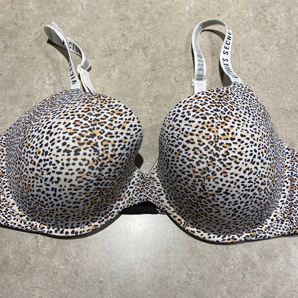Victoria secret bra size 38D